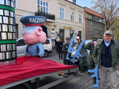 Parada śmieszności - polityczny happening w Krakowie - zdjęcie 2