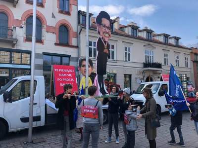 Parada śmieszności - polityczny happening w Krakowie - zdjęcie 5