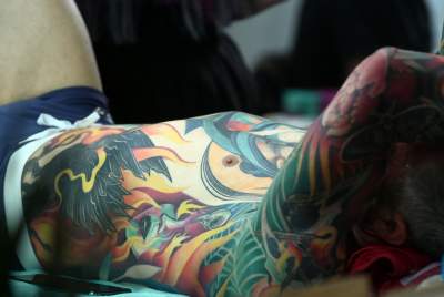 Oto najmodniejsze obecnie tatuaże, festiwalowe szaleństwo w Krakowie - zdjęcie 1