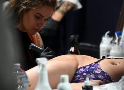 Oto najmodniejsze obecnie tatuaże, festiwalowe szaleństwo w Krakowie - zdjęcie 5