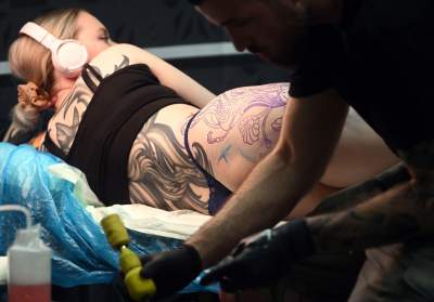 Oto najmodniejsze obecnie tatuaże, festiwalowe szaleństwo w Krakowie - zdjęcie 8