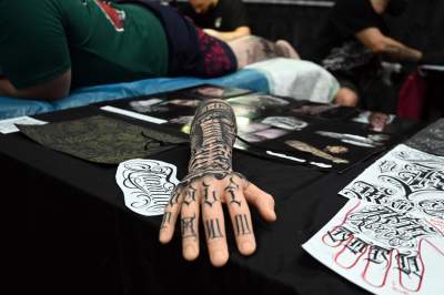 Oto najmodniejsze obecnie tatuaże, festiwalowe szaleństwo w Krakowie - zdjęcie 17