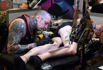 Oto najmodniejsze obecnie tatuaże, festiwalowe szaleństwo w Krakowie - zdjęcie 18