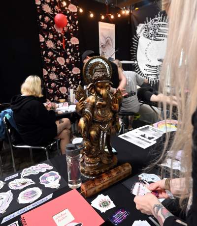 Oto najmodniejsze obecnie tatuaże, festiwalowe szaleństwo w Krakowie - zdjęcie 44