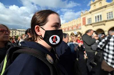 Ani jednej więcej, protest w Krakowie po śmierci ciężarnej Doroty - zdjęcie 6
