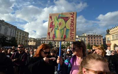 Ani jednej więcej, protest w Krakowie po śmierci ciężarnej Doroty - zdjęcie 30