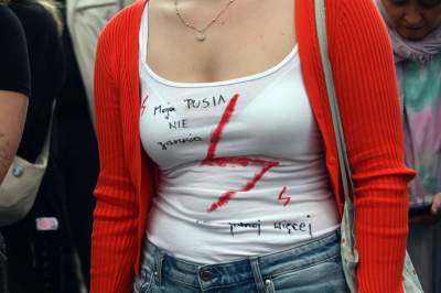 Ani jednej więcej, protest w Krakowie po śmierci ciężarnej Doroty - zdjęcie 11