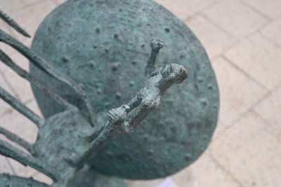 Intrygująca wystawa w parku Decjusza, kosmiczne rzeźby Bronisława Chromego - zdjęcie 18