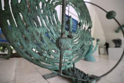 Intrygująca wystawa w parku Decjusza, kosmiczne rzeźby Bronisława Chromego - zdjęcie 13