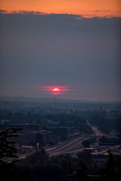 Tak zaczął się na kopcu Kraka najdłuższy dzień w roku, piękny wschód Słońca - zdjęcie 9