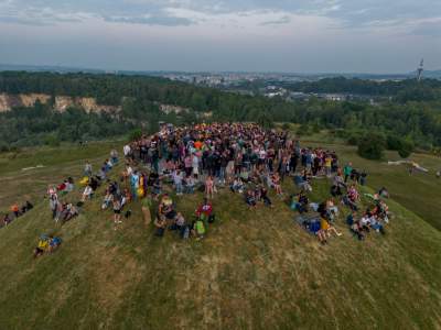 Tak zaczął się na kopcu Kraka najdłuższy dzień w roku, piękny wschód Słońca - zdjęcie 14