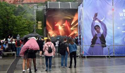 Wianki zatopione w deszczu, ale humory i tak dopisywały - zdjęcie 2