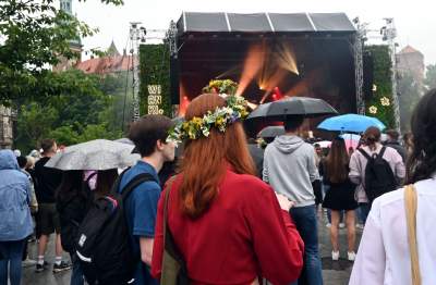 Wianki zatopione w deszczu, ale humory i tak dopisywały - zdjęcie 3