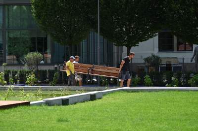 Park Szymborskiej na parę dni przed otwarciem, mural też prawie gotowy - zdjęcie 22