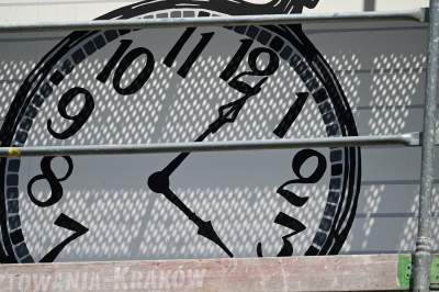 Park Szymborskiej na parę dni przed otwarciem, mural też prawie gotowy - zdjęcie 33