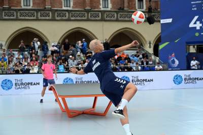 Dziwaczne zawody na Rynku, tę dyscyplinę wymyślili Węgrzy - zdjęcie 12