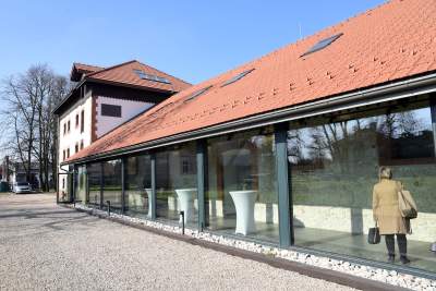 Ależ pięknie wyremontowali stary spichlerz Mydlnikach! Fot. Marek Lasyk - zdjęcie 13