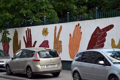 Poezja noblistki trafiła na płot, wyjątkowa wystawa na Dolnych Młynów - zdjęcie 15