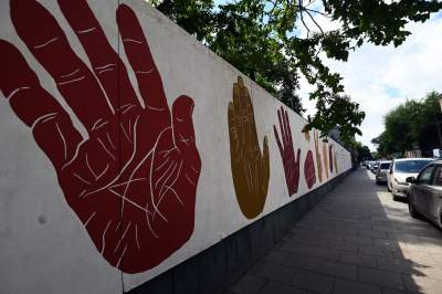 Poezja noblistki trafiła na płot, wyjątkowa wystawa na Dolnych Młynów - zdjęcie 7