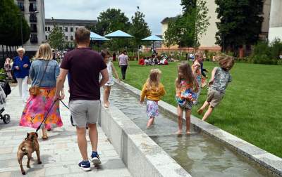 Krakowianie pokochali nowy park im. Wisławy Szymborskiej, zachwycające miejsce - zdjęcie 3