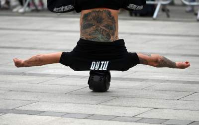 Zaczęło się uliczne szaleństwo w Krakowie. Spektakularny festiwal wystartował - zdjęcie 12