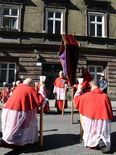 Wielki Piątek na krakowskim Kazimierzu... - zdjęcie 5