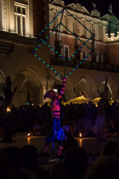 To był spektakularny weekend w Krakowie, za nami festiwal teatrów ulicznych - zdjęcie 31