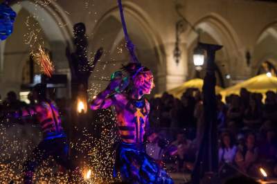 To był spektakularny weekend w Krakowie, za nami festiwal teatrów ulicznych - zdjęcie 39