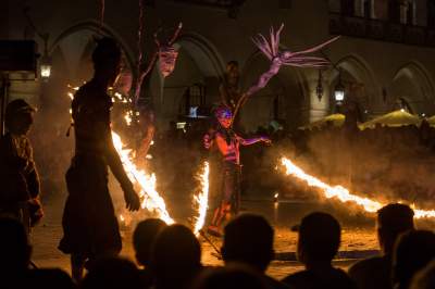 To był spektakularny weekend w Krakowie, za nami festiwal teatrów ulicznych - zdjęcie 35