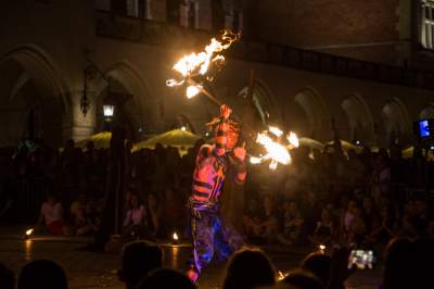 To był spektakularny weekend w Krakowie, za nami festiwal teatrów ulicznych - zdjęcie 17