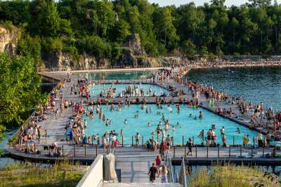 Baseny na Zakrzówku przyciągaja tysiące osób, najbardziej oblegane miejsce - zdjęcie 17
