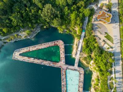 Baseny na Zakrzówku przyciągaja tysiące osób, najbardziej oblegane miejsce - zdjęcie 6