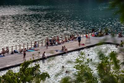 Baseny na Zakrzówku przyciągaja tysiące osób, najbardziej oblegane miejsce - zdjęcie 13