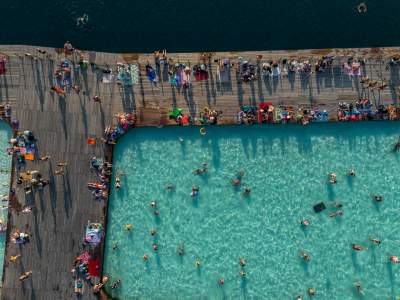 Baseny na Zakrzówku przyciągaja tysiące osób, najbardziej oblegane miejsce - zdjęcie 3