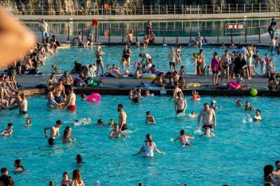 Baseny na Zakrzówku przyciągaja tysiące osób, najbardziej oblegane miejsce - zdjęcie 23