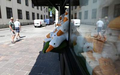 W tym kiosku nie ma już żadnych innych towarów, szaleństwo trwa! - zdjęcie 9