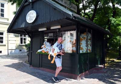 W tym kiosku nie ma już żadnych innych towarów, szaleństwo trwa! - zdjęcie 15