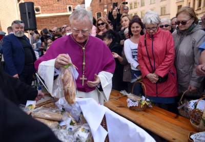 Wyjątkowa święconka na krakowskim Rynku - zdjęcie 17