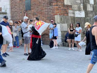 "Uwaga PiS kradnie, Polska rozerwana na kawałki". Akcja Lotnej Brygady Opozycji - zdjęcie 8