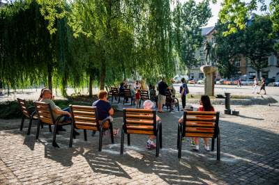 Plac Wolnica się zmienia, są nowe ławki, będzie więcej zieleni - zdjęcie 3