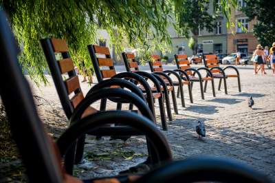 Plac Wolnica się zmienia, są nowe ławki, będzie więcej zieleni - zdjęcie 6