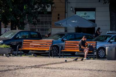 Plac Wolnica się zmienia, są nowe ławki, będzie więcej zieleni - zdjęcie 13