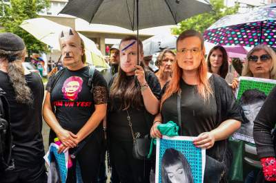 Protest przed komisariatem przy Królewskiej, po skandalicznej interwencji Policji - zdjęcie 19