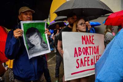 Protest przed komisariatem przy Królewskiej, po skandalicznej interwencji Policji - zdjęcie 18