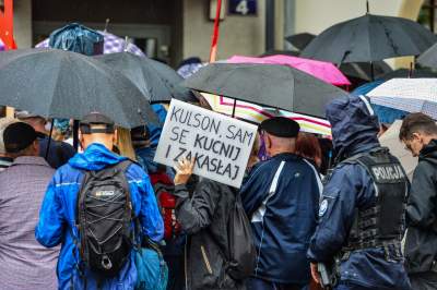 Protest przed komisariatem przy Królewskiej, po skandalicznej interwencji Policji - zdjęcie 23