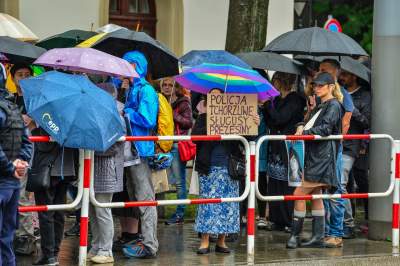 Protest przed komisariatem przy Królewskiej, po skandalicznej interwencji Policji - zdjęcie 26