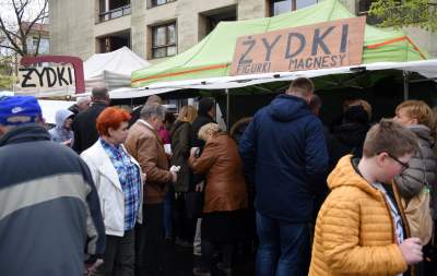 Odpust Emaus: krakowianie uwielbiają ten kicz - zdjęcie 2