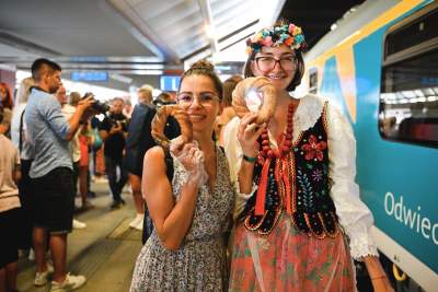Najsympatyczniejszy pociąg tegorocznych wakacji. "Daj się ugościć" - zdjęcie 3