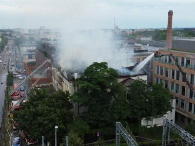 Pożar przy ulicy Lubicz, ogień w budynku dawnego kina Młoda Gwardia - zdjęcie 2