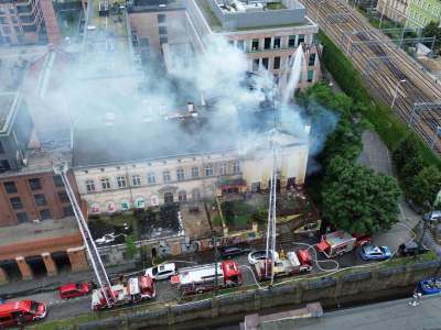 Pożar przy ulicy Lubicz, ogień w budynku dawnego kina Młoda Gwardia - zdjęcie 1